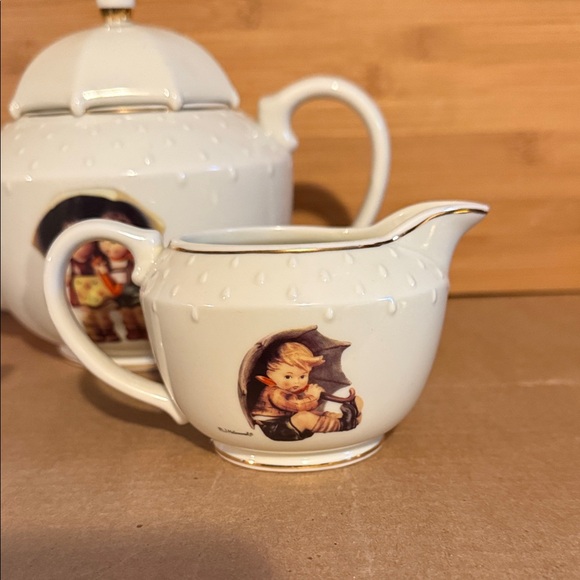 Hummel Tea Set - Picture 5 of 11